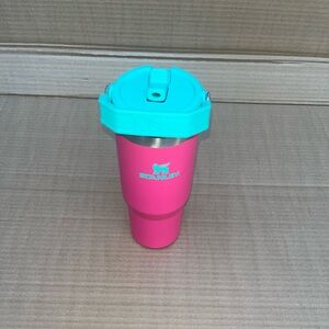 Stanley Iceflow Flip Straw Tumbler in Passion Pink
30oz